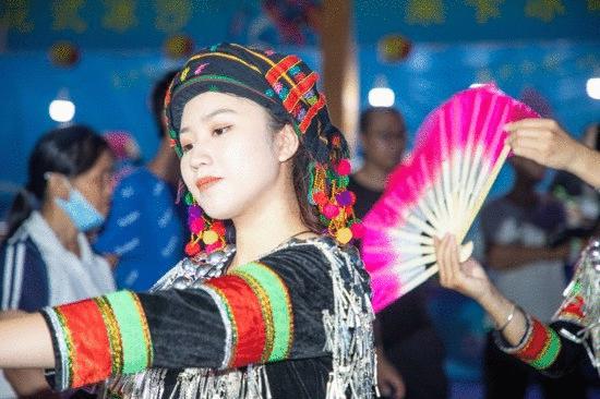 彩燈展歌舞